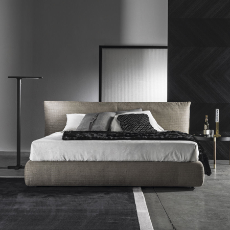 Casanova 76" x 80" Bed, King